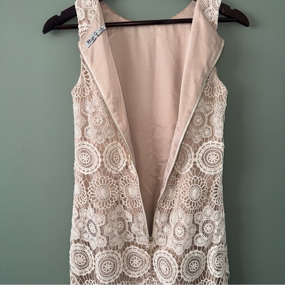 Eliza J Ivory Crochet Lace with Nude Underlay Sleeveless Petite Sheath Dress 2P - Picture 7 of 12